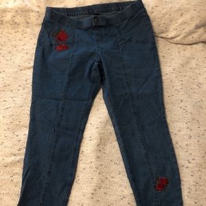 Sz 16 cute like new Hue embroidered jeggings